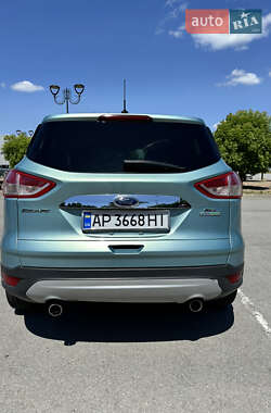 Внедорожник / Кроссовер Ford Escape 2012 в 