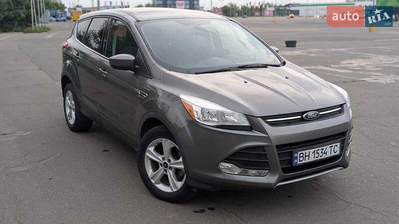 Позашляховик / Кросовер Ford Escape 2013 в 