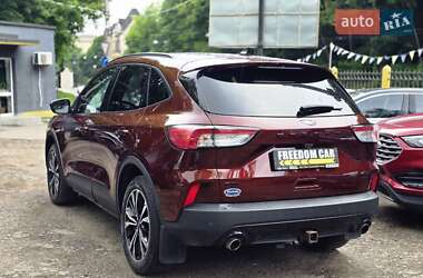 Внедорожник / Кроссовер Ford Escape 2021 в 
