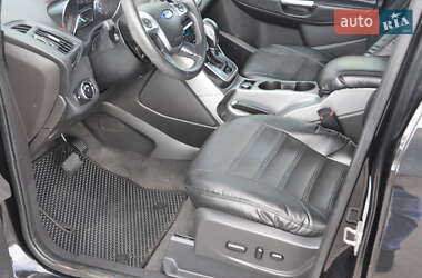 Позашляховик / Кросовер Ford Escape 2013 в 
