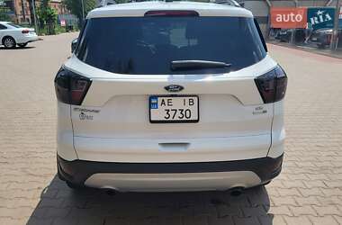 Внедорожник / Кроссовер Ford Escape 2016 в 