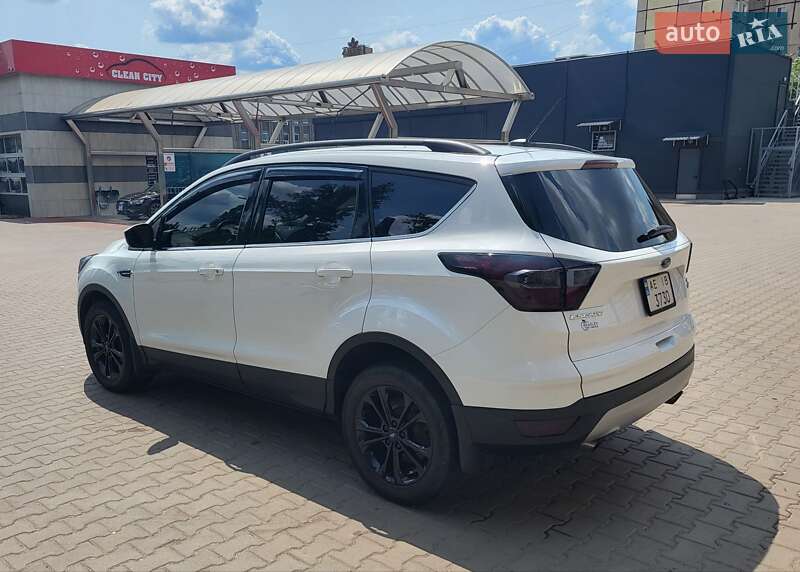 Позашляховик / Кросовер Ford Escape 2016 в Кривому Розі