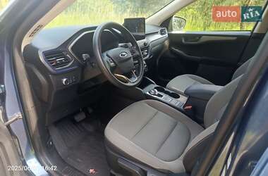 Позашляховик / Кросовер Ford Escape 2020 в 