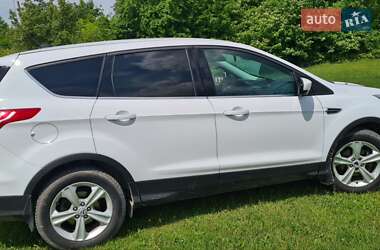 Внедорожник / Кроссовер Ford Escape 2014 в 