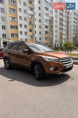 Внедорожник / Кроссовер Ford Escape 2016 в 