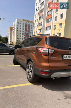 Внедорожник / Кроссовер Ford Escape 2016 в 