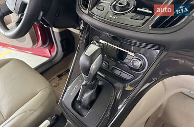 Позашляховик / Кросовер Ford Escape 2014 в 