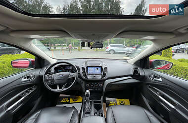 Внедорожник / Кроссовер Ford Escape 2018 в 
