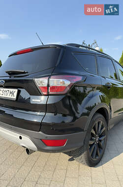Внедорожник / Кроссовер Ford Escape 2017 в 