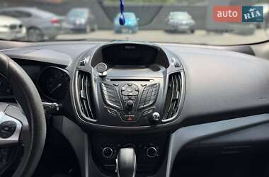 Позашляховик / Кросовер Ford Escape 2013 в 