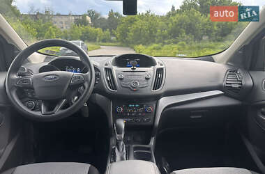 Внедорожник / Кроссовер Ford Escape 2018 в 