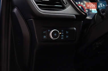 Внедорожник / Кроссовер Ford Escape 2021 в 