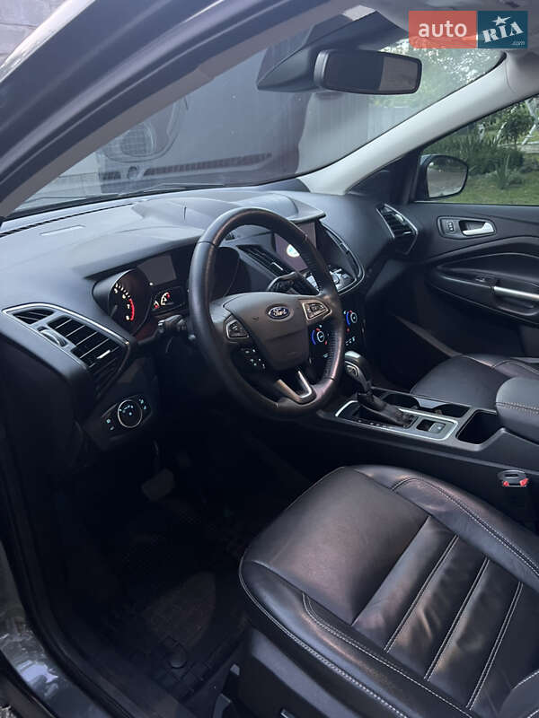 Внедорожник / Кроссовер Ford Escape 2019 в Покровском