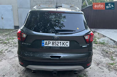 Внедорожник / Кроссовер Ford Escape 2019 в 