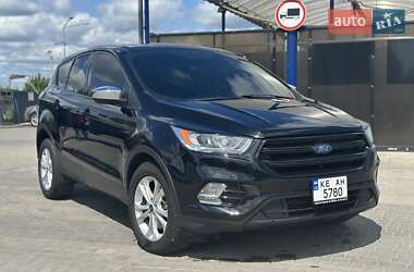 Внедорожник / Кроссовер Ford Escape 2017 в 