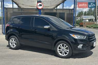 Внедорожник / Кроссовер Ford Escape 2017 в 