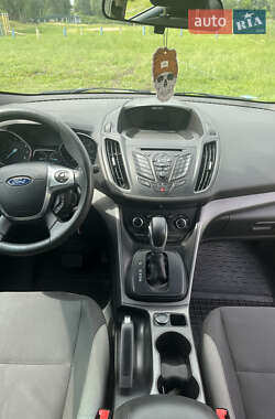Внедорожник / Кроссовер Ford Escape 2013 в 