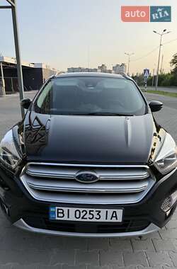 Внедорожник / Кроссовер Ford Escape 2018 в Полтаве
