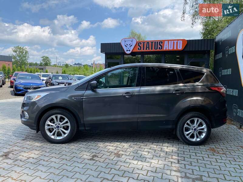 Внедорожник / Кроссовер Ford Escape 2016 в Хмельницком