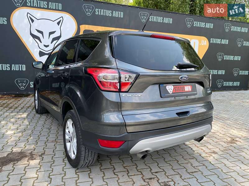 Внедорожник / Кроссовер Ford Escape 2016 в Хмельницком