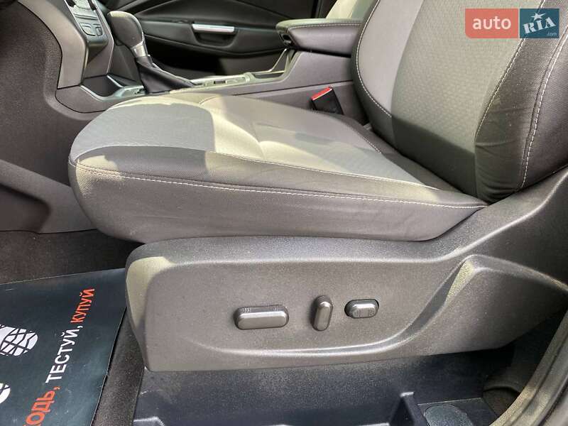 Внедорожник / Кроссовер Ford Escape 2016 в Хмельницком