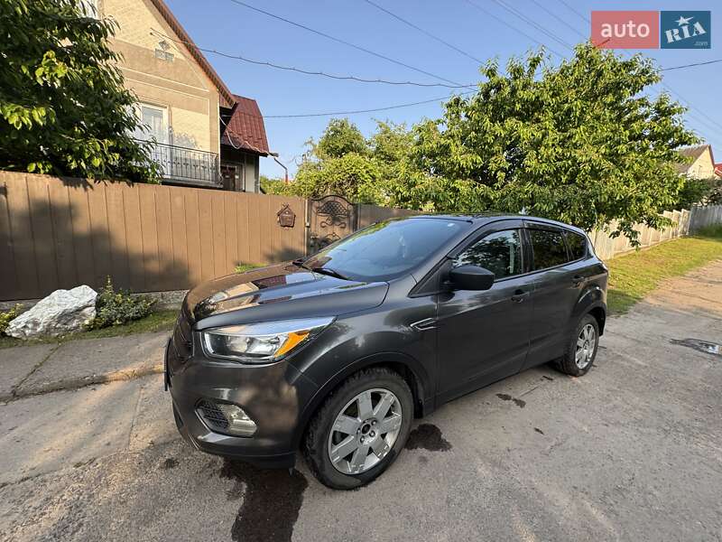 Внедорожник / Кроссовер Ford Escape 2017 в Хмельницком