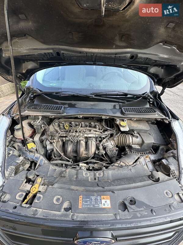 Внедорожник / Кроссовер Ford Escape 2017 в Хмельницком