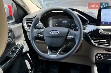 Внедорожник / Кроссовер Ford Escape 2020 в 