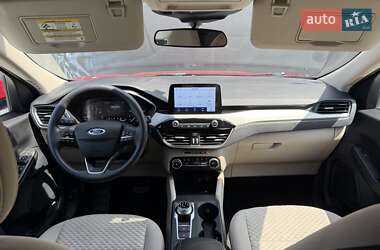 Внедорожник / Кроссовер Ford Escape 2020 в 