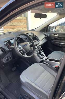 Внедорожник / Кроссовер Ford Escape 2016 в 