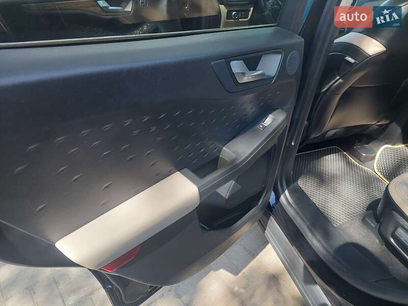 Позашляховик / Кросовер Ford Escape 2019 в Рівному