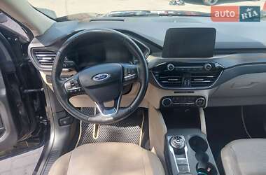 Внедорожник / Кроссовер Ford Escape 2019 в 