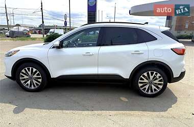 Внедорожник / Кроссовер Ford Escape 2020 в 