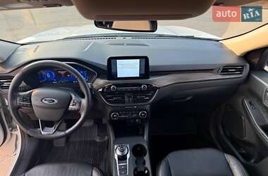 Внедорожник / Кроссовер Ford Escape 2020 в 