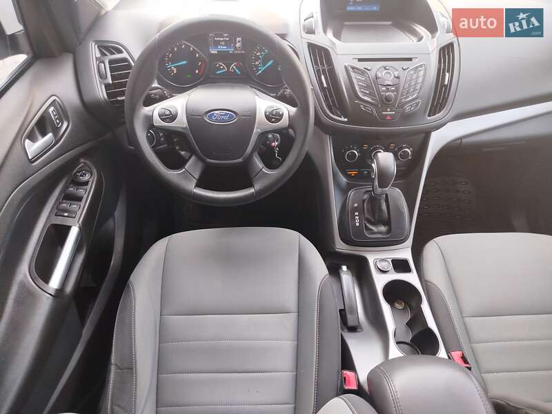 Внедорожник / Кроссовер Ford Escape 2016 в Дубно