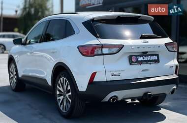Внедорожник / Кроссовер Ford Escape 2020 в 