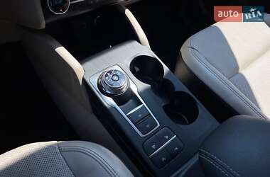 Внедорожник / Кроссовер Ford Escape 2020 в 