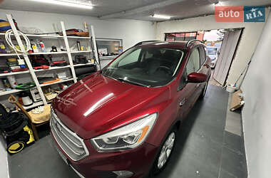 Внедорожник / Кроссовер Ford Escape 2016 в 