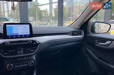 Внедорожник / Кроссовер Ford Escape 2020 в 