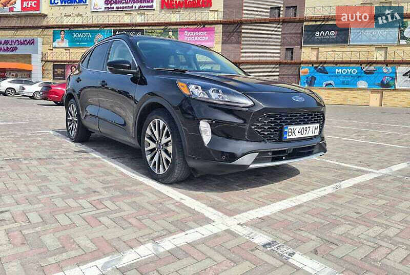 Внедорожник / Кроссовер Ford Escape 2020 в 