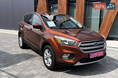 Внедорожник / Кроссовер Ford Escape 2016 в Луцке