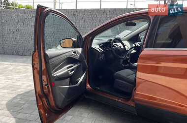 Внедорожник / Кроссовер Ford Escape 2016 в 