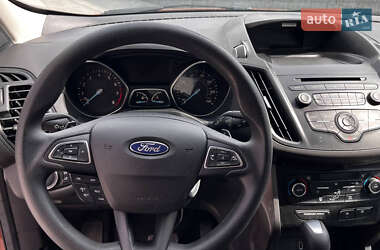 Внедорожник / Кроссовер Ford Escape 2016 в 