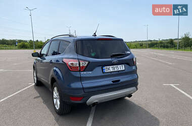 Внедорожник / Кроссовер Ford Escape 2018 в 