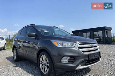 Внедорожник / Кроссовер Ford Escape 2017 в Львове