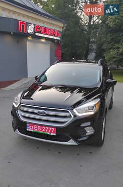 Позашляховик / Кросовер Ford Escape 2017 в Рівному