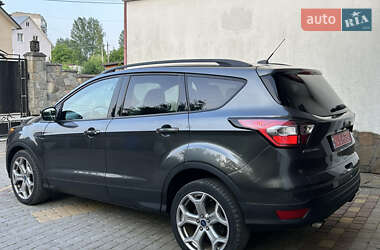 Внедорожник / Кроссовер Ford Escape 2017 в 