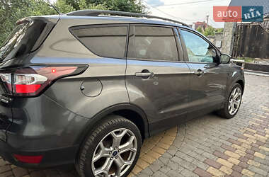 Внедорожник / Кроссовер Ford Escape 2017 в 