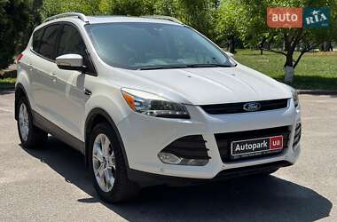 Внедорожник / Кроссовер Ford Escape 2014 в 