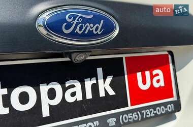 Внедорожник / Кроссовер Ford Escape 2014 в 
